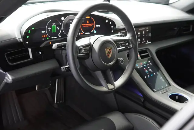 Porsche Taycan view 9