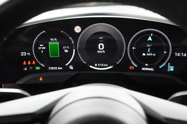 Porsche Taycan view 11