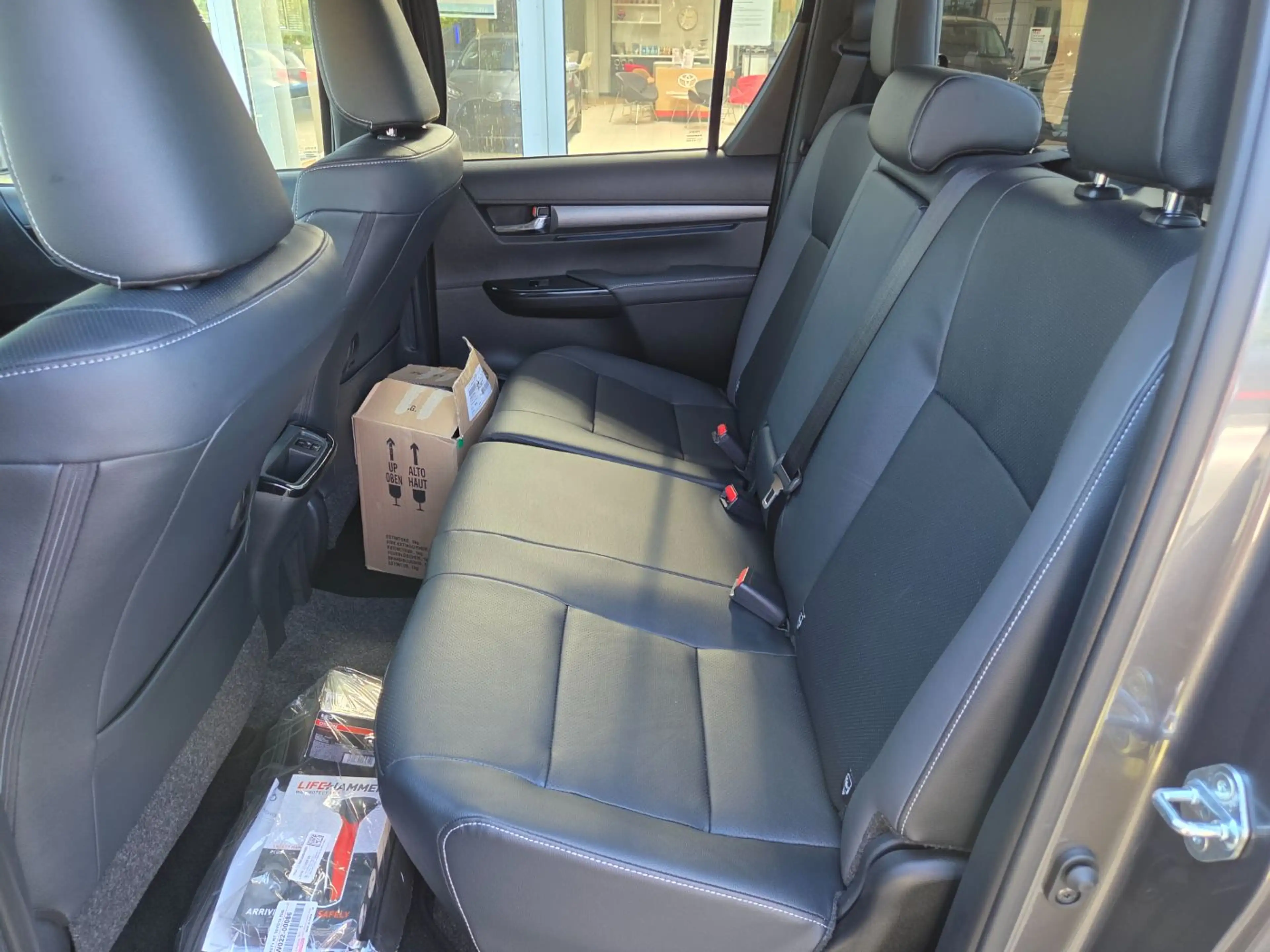 Toyota Hilux 2.8 D-4D 4x4 Double Cab Invincible AHK — photo 10