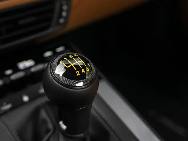 Porsche 911 view 22