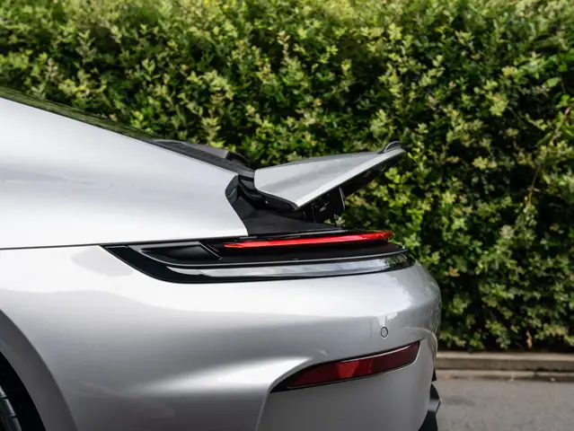 Porsche 911 view 26