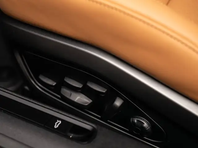 Porsche 911 view 20