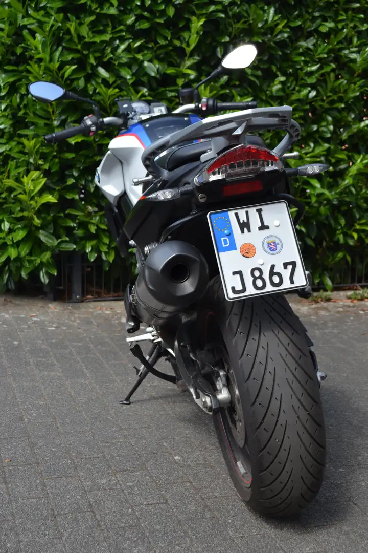 BMW F 800 R light-white/lupin-blau met/racing-red Bílá - 2