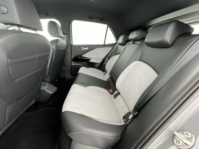 Volkswagen Id.3 view 9