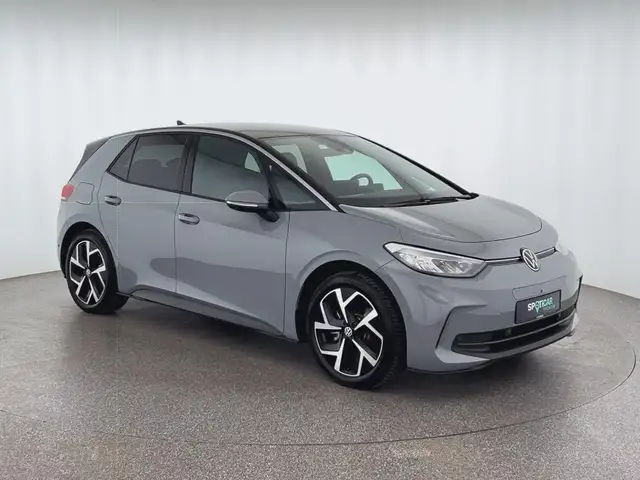 Volkswagen ID.3 view 3