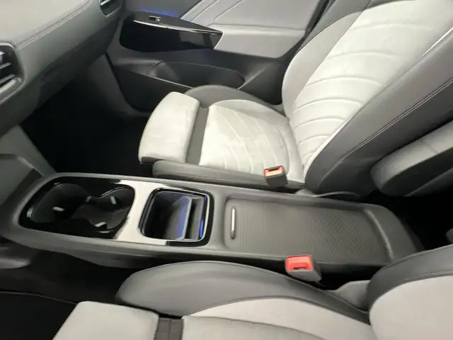 Volkswagen ID.3 view 17