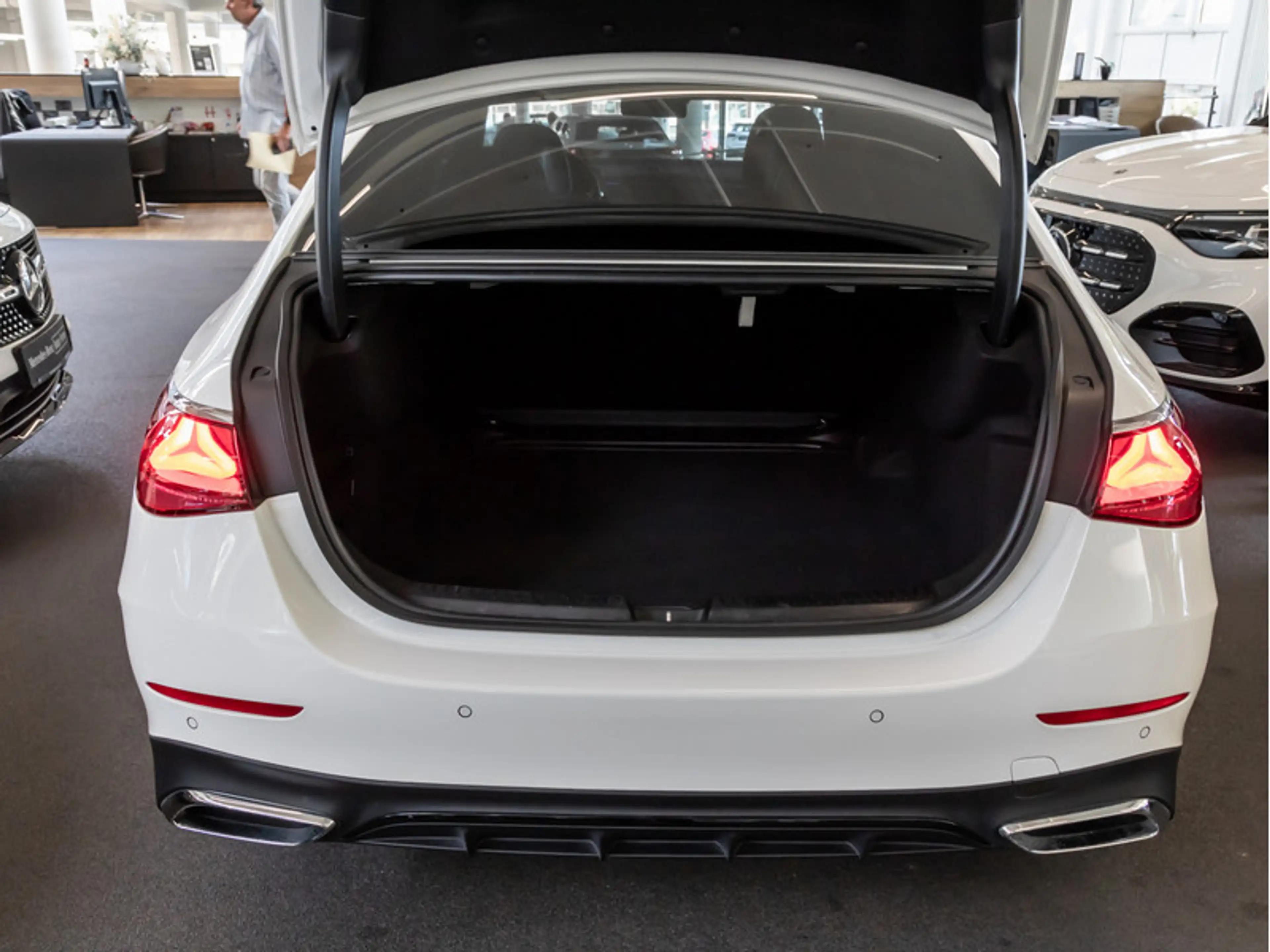 Mercedes-Benz E 450 d 4MATIC Limousine AMG-Sport+Burm+Pano+AHK — photo 6