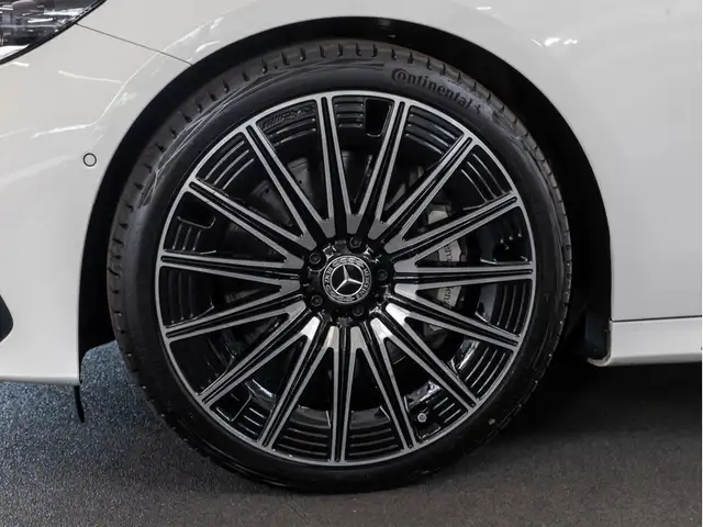 Mercedes-Benz E-Class view 8