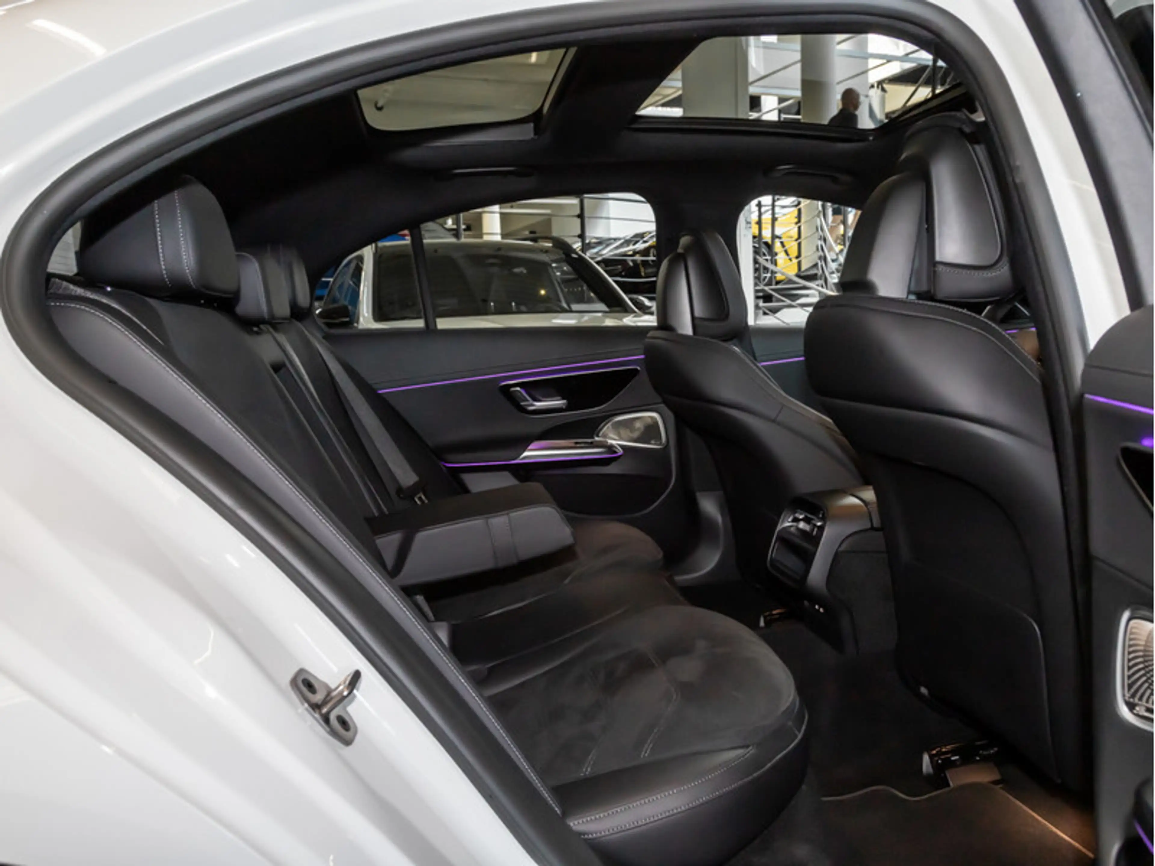 Mercedes-Benz E 450 d 4MATIC Limousine AMG-Sport+Burm+Pano+AHK — photo 10