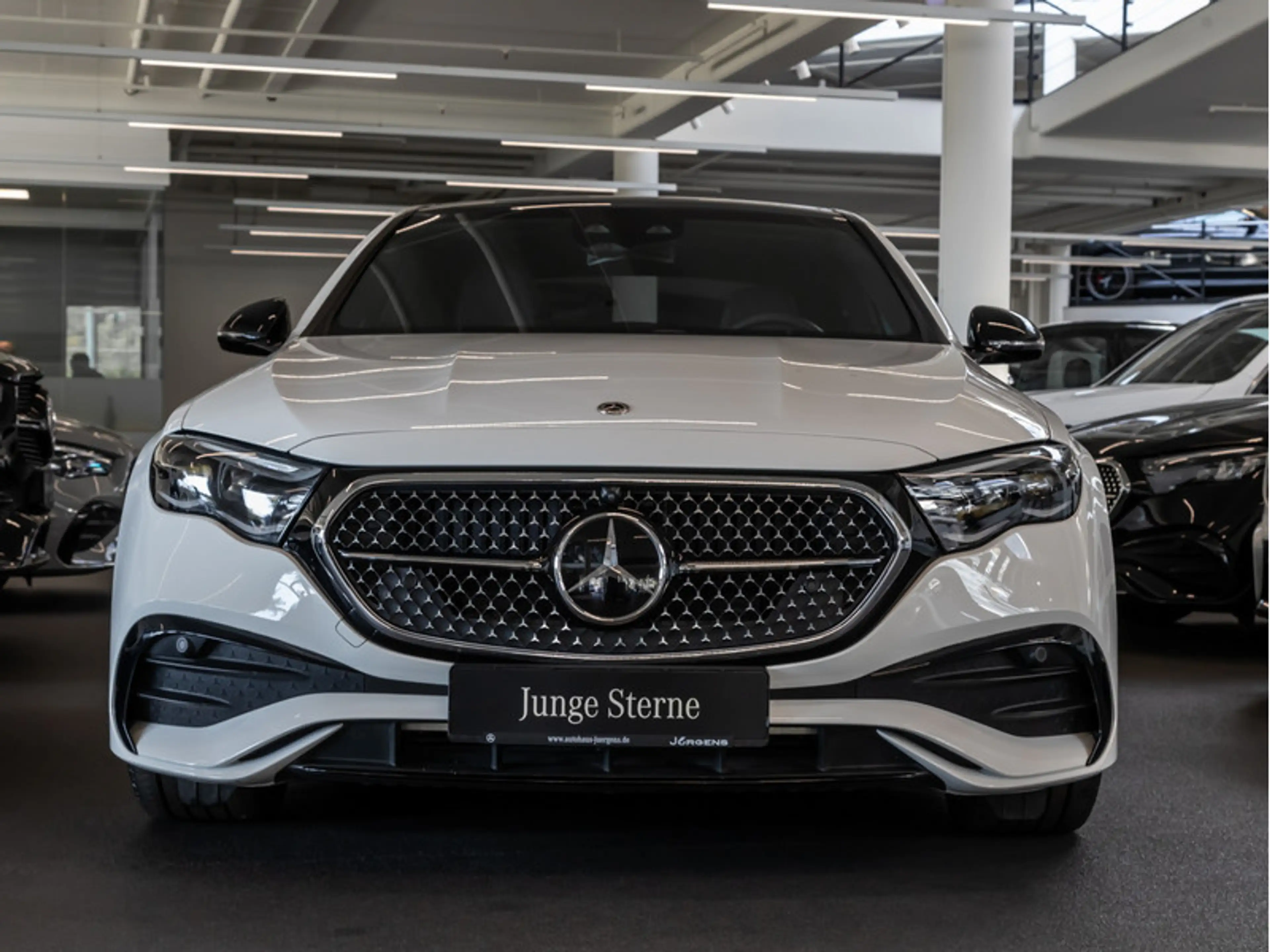Mercedes-Benz E 450 d 4MATIC Limousine AMG-Sport+Burm+Pano+AHK — photo 3