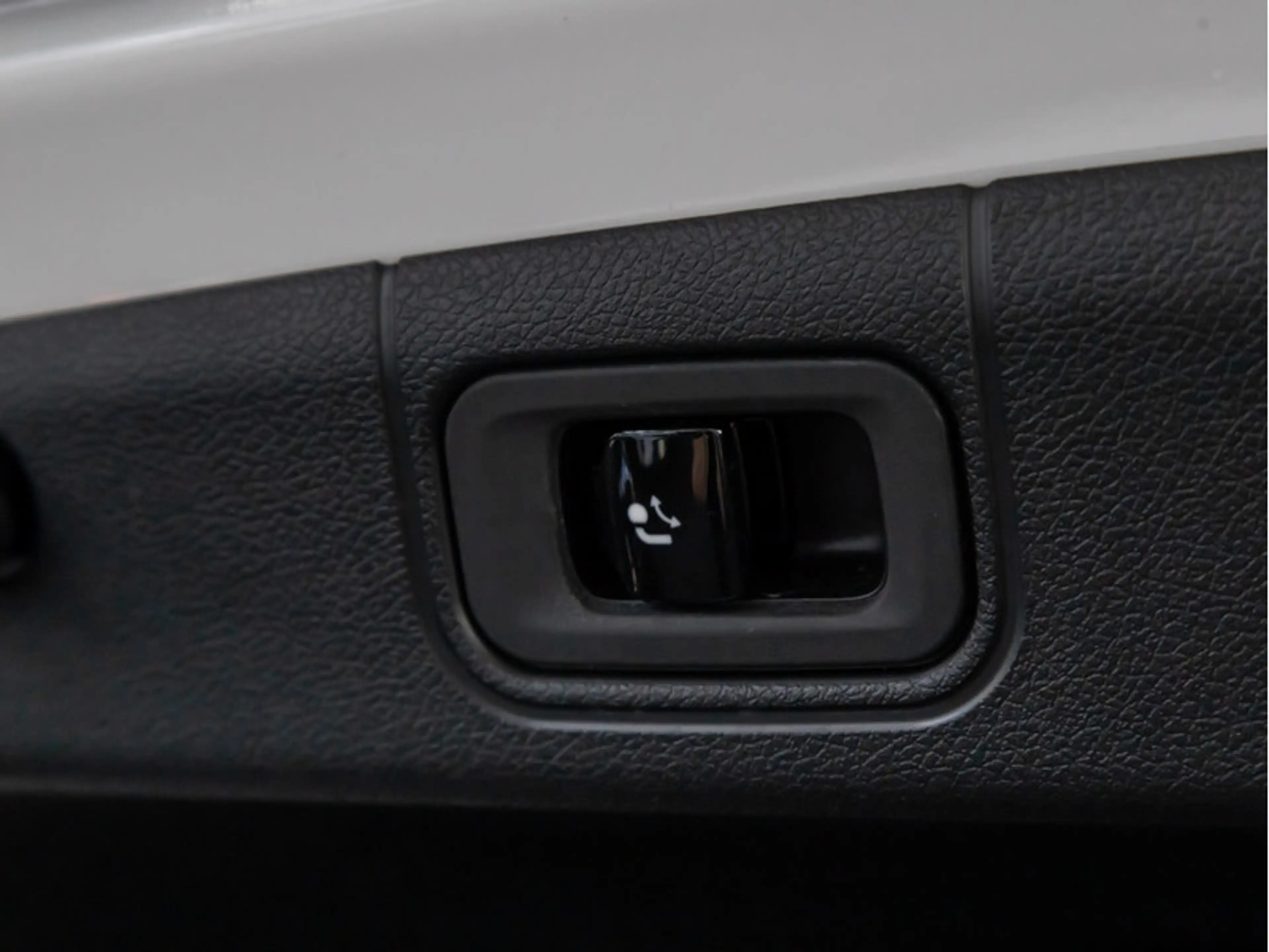 Mercedes-Benz E 450 d 4MATIC Limousine AMG-Sport+Burm+Pano+AHK — photo 7