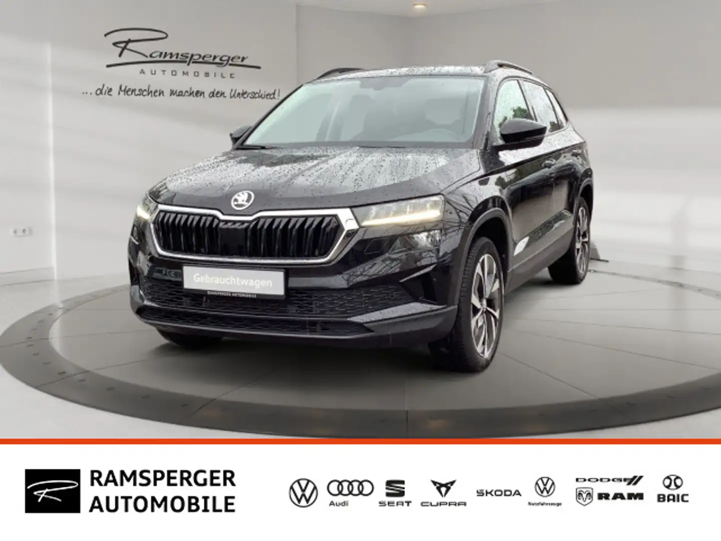 Skoda Karoq 1.5 TSI DSG Style AHK ACC LED Navi Kamera Schwarz - 1