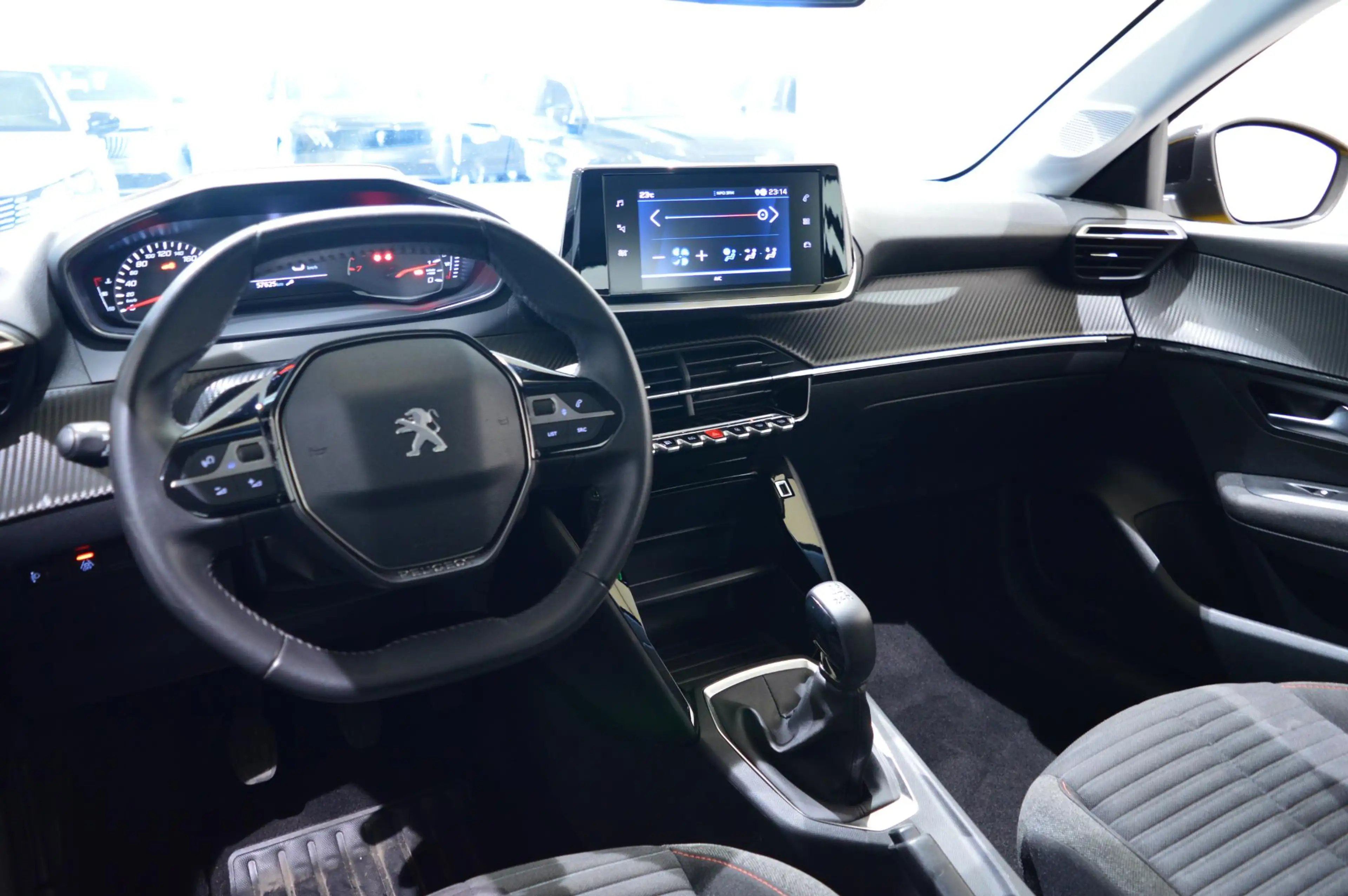 Peugeot 208 1.2 PureTech Active Pack HANDGESCHAKELD - AIRCO - — photo 8