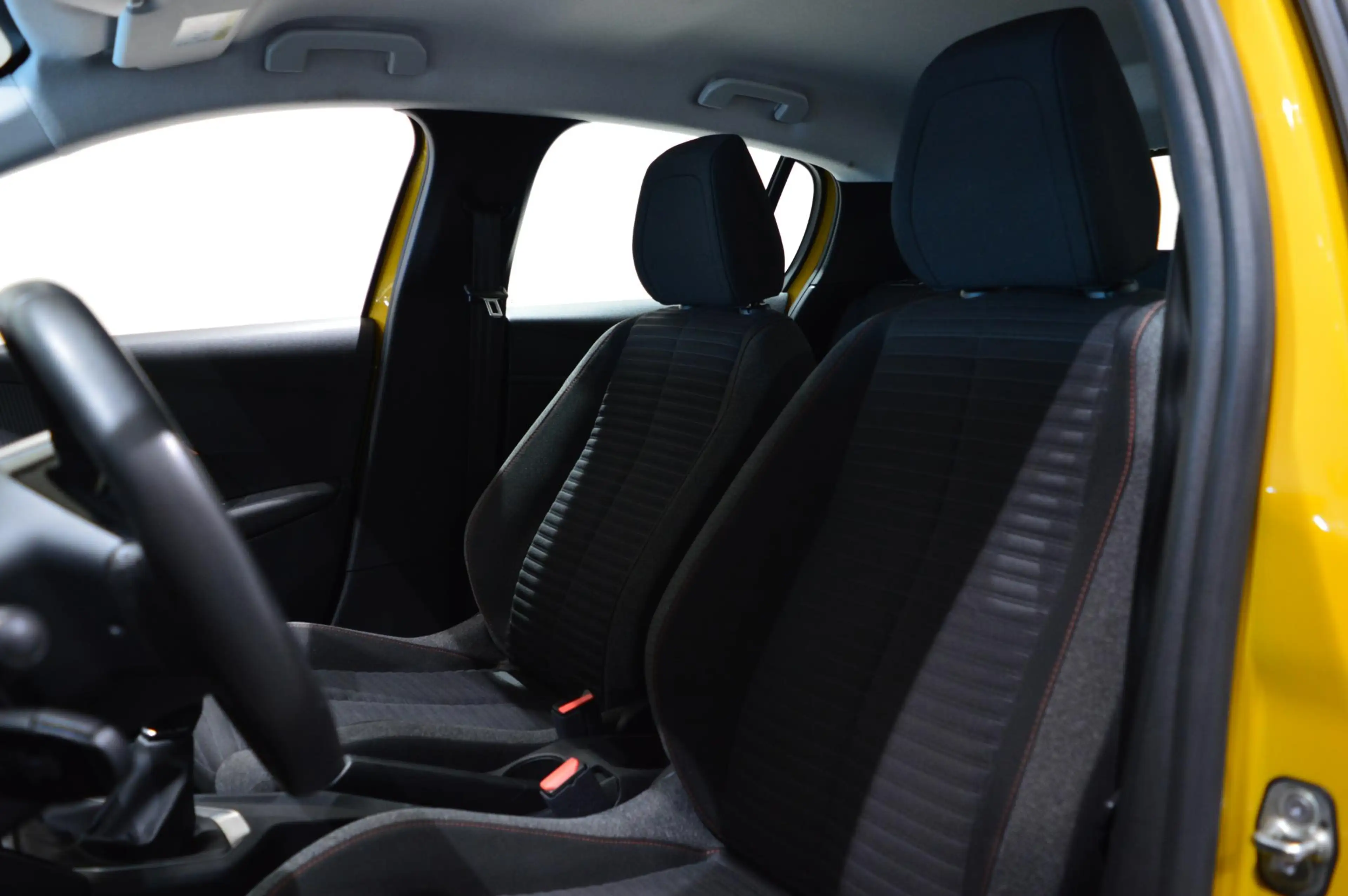Peugeot 208 1.2 PureTech Active Pack HANDGESCHAKELD - AIRCO - — photo 9