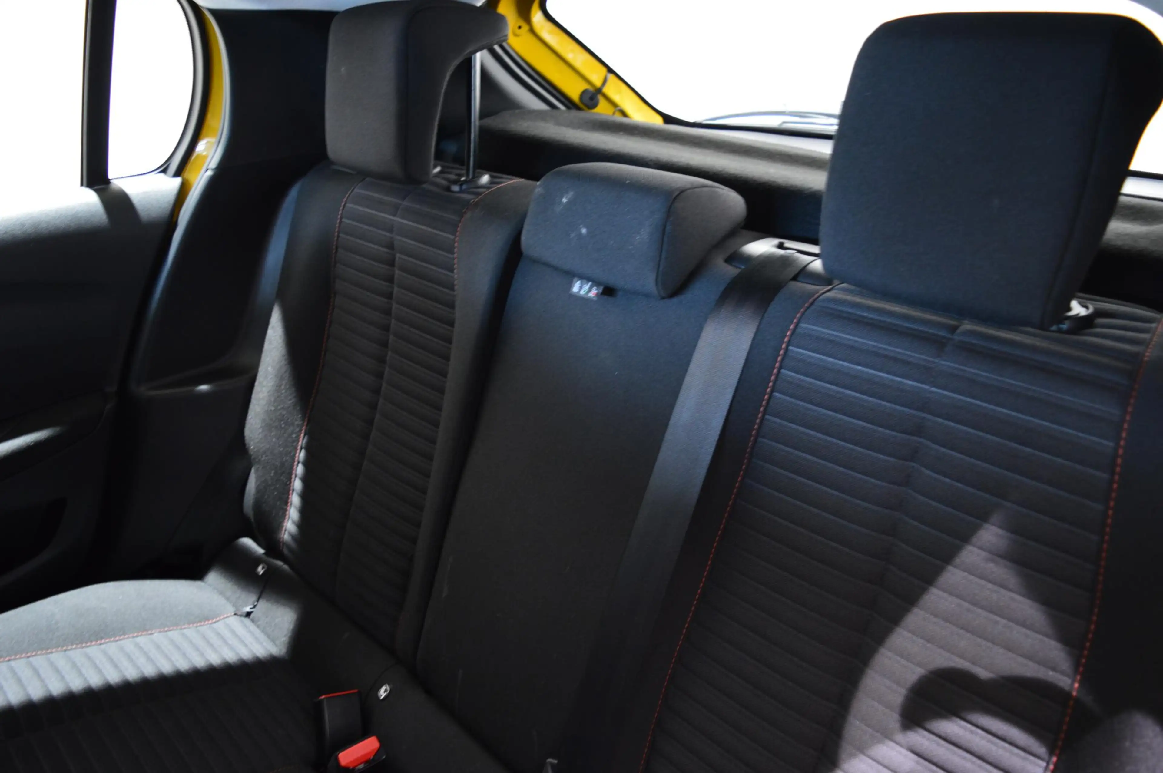 Peugeot 208 1.2 PureTech Active Pack HANDGESCHAKELD - AIRCO - — photo 10