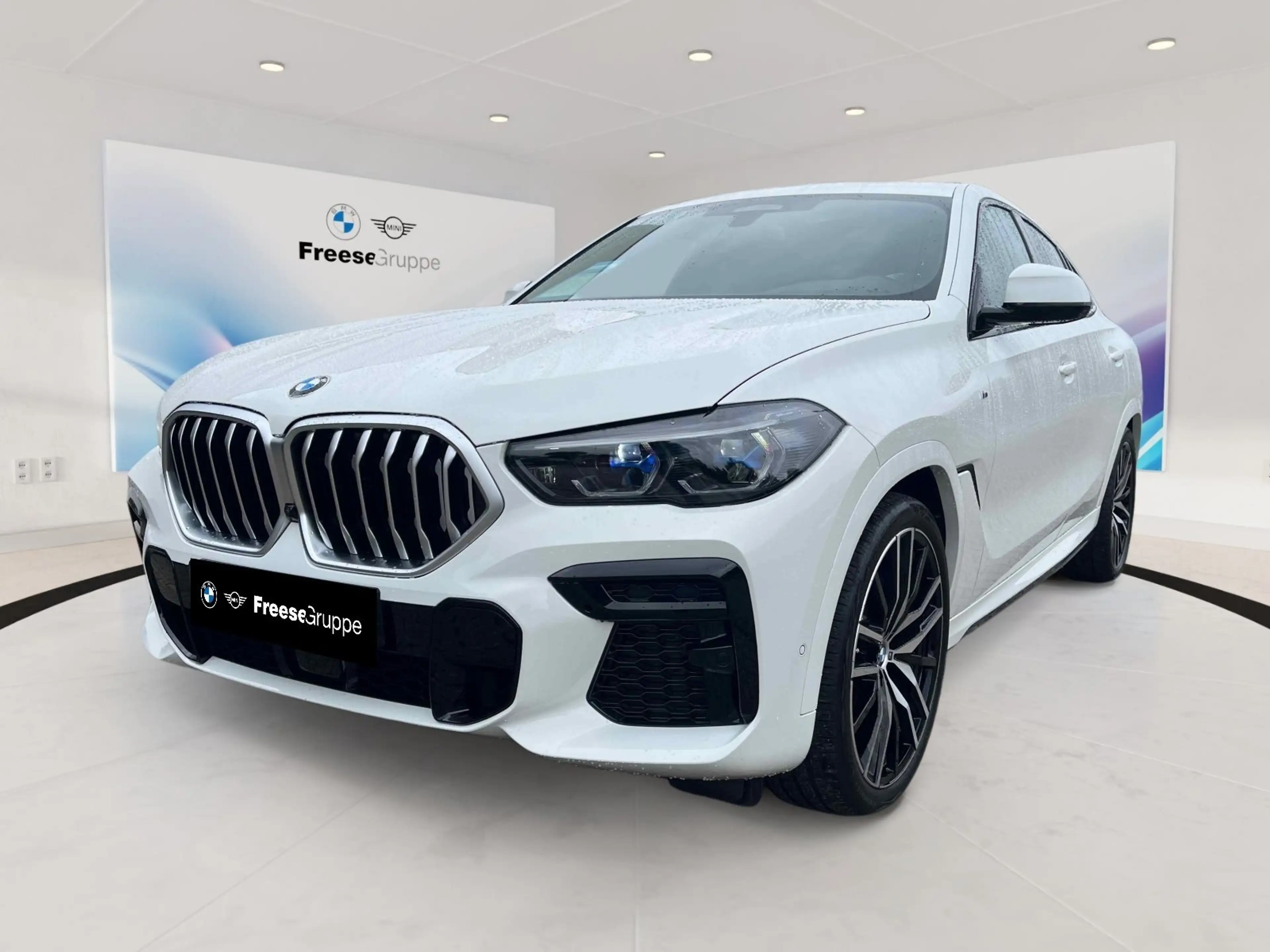 BMW X6 xDrive40i Laser 360° HEAD-UP PANO RFK HIFI BT