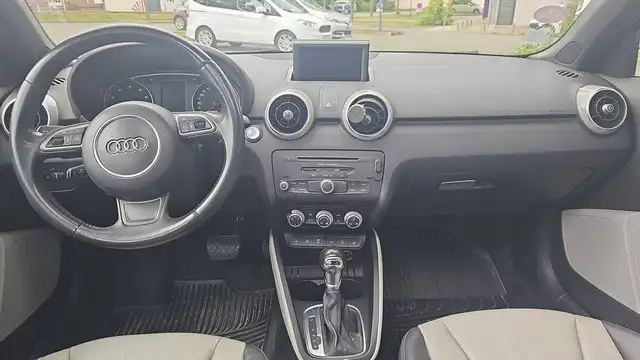 Audi A1 view 11