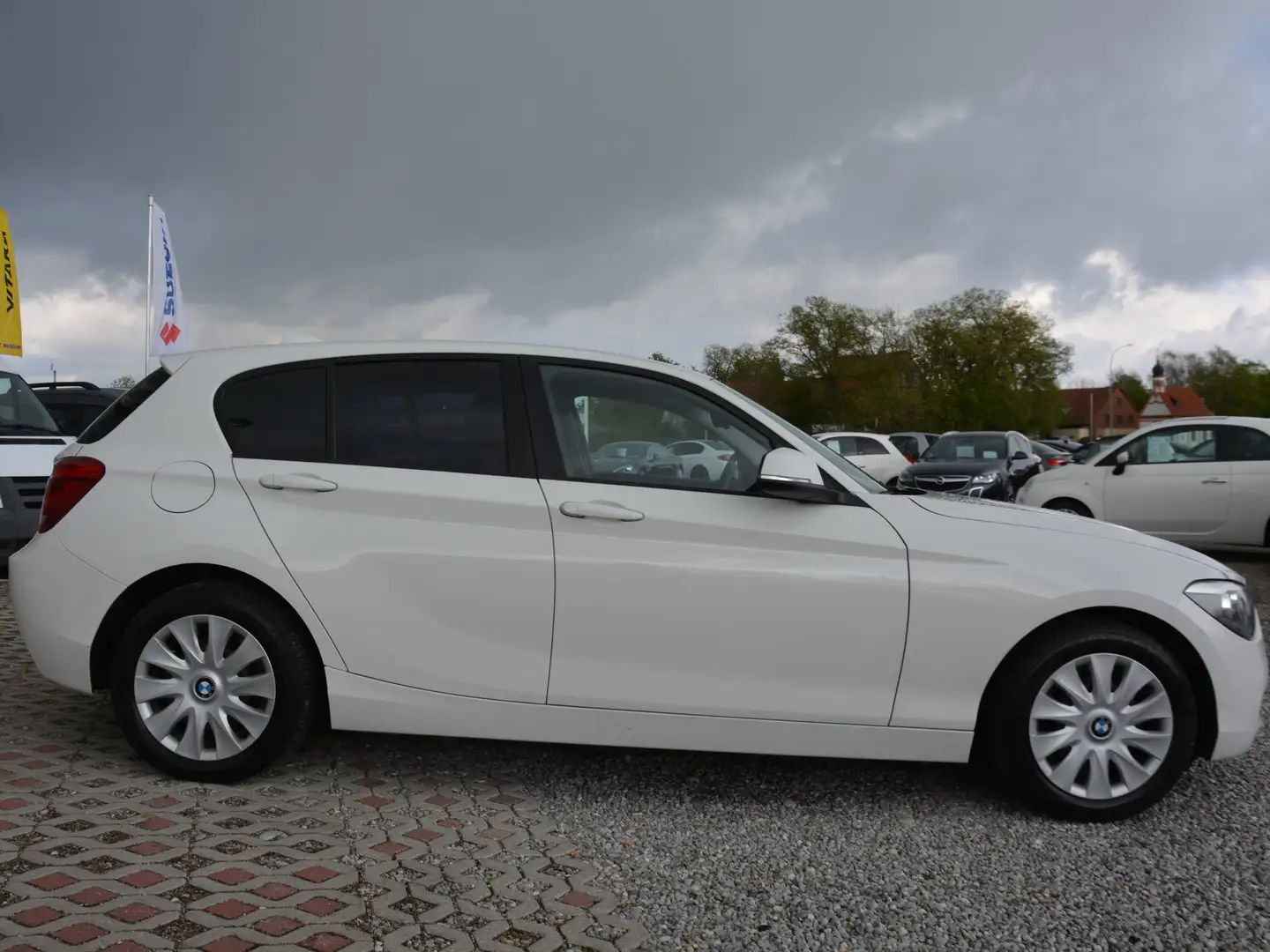 BMW 114 i Advantage Klimaanlage Bluetooth USB AUX IsoFix Weiß - 2