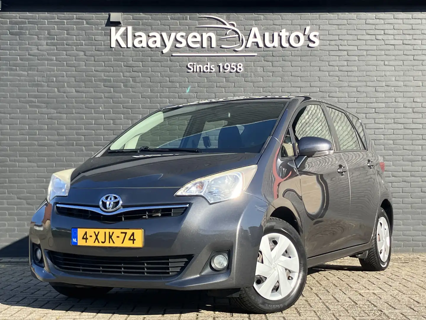 Toyota Verso-S 1.3 VVT-i Aspiration | climate control | bluetooth Gris - 1