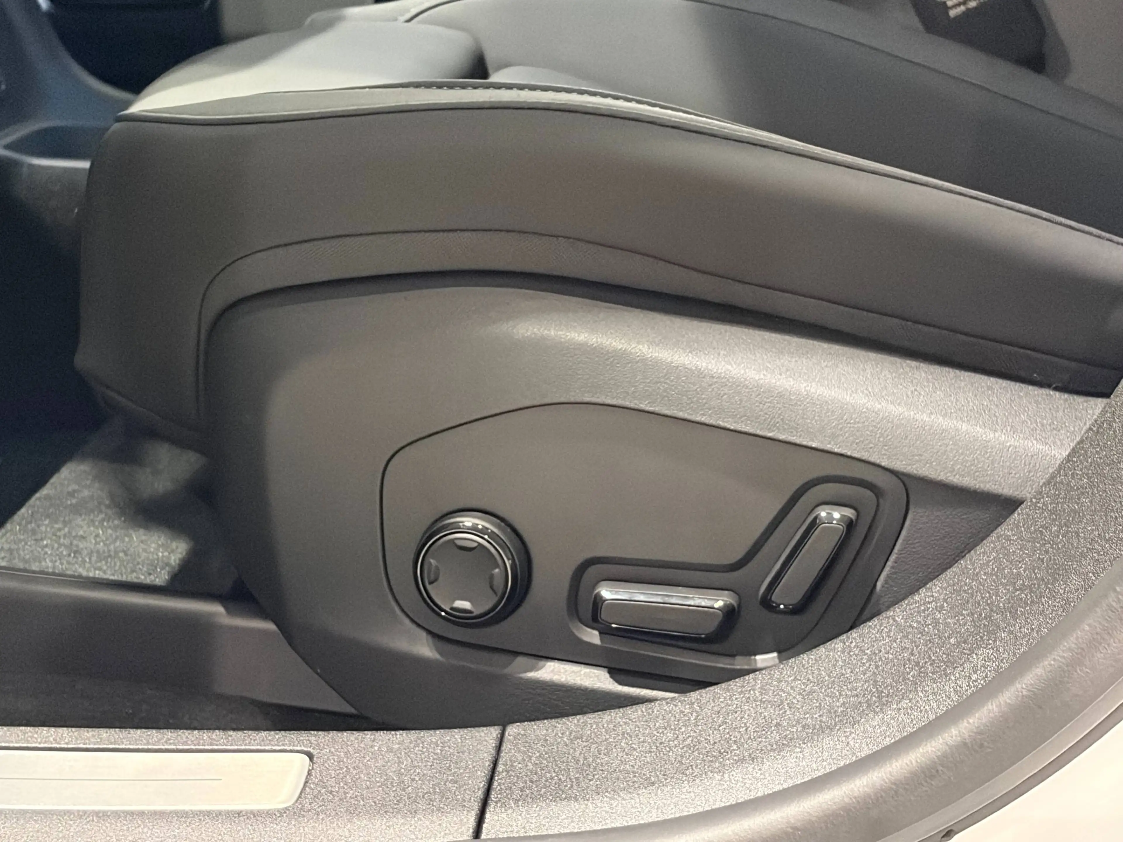 Polestar 4 Polestar 4 LRSM + PILOT + PLUS PACK — photo 6