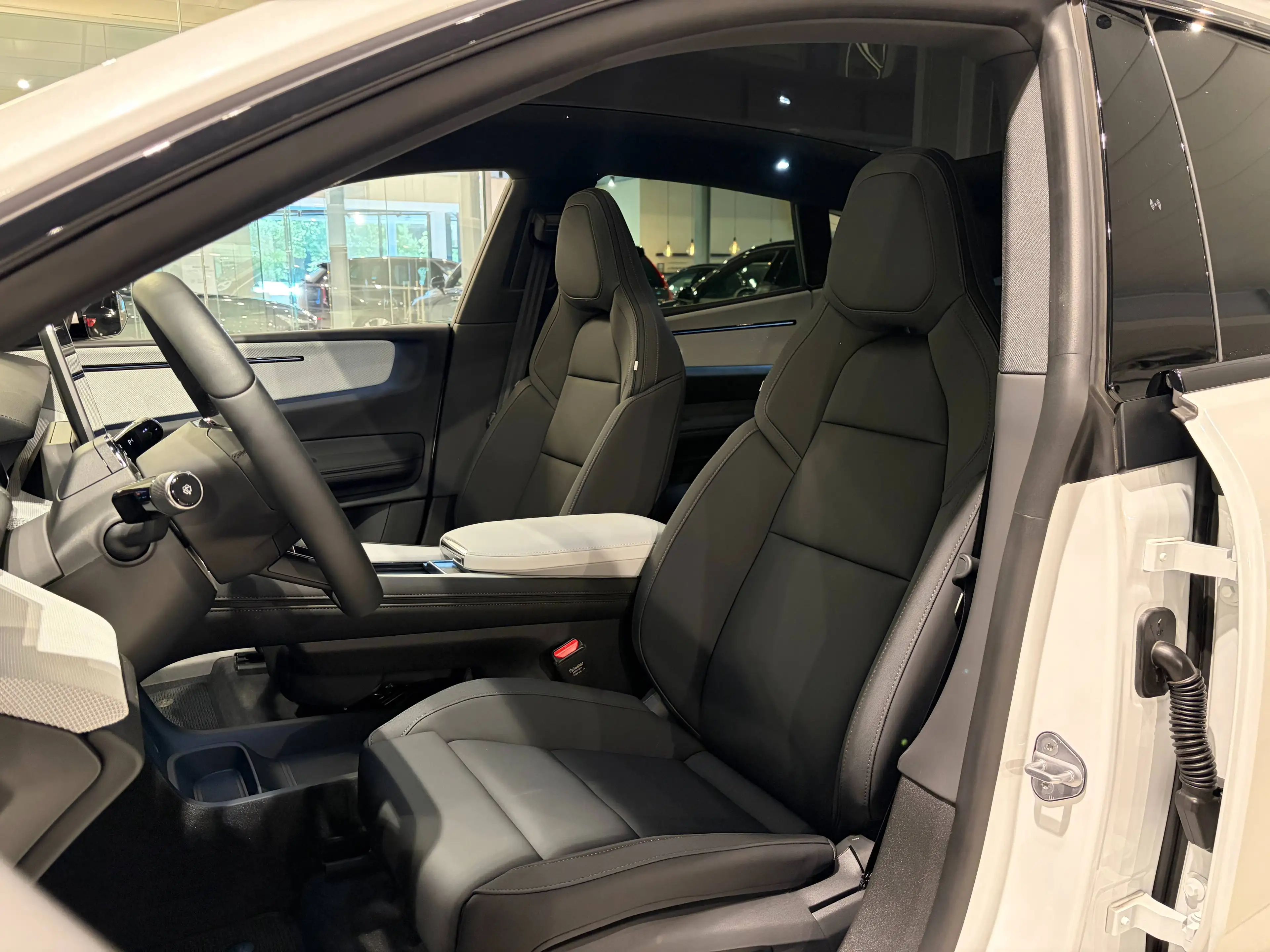 Polestar 4 Polestar 4 LRSM + PILOT + PLUS PACK — photo 5