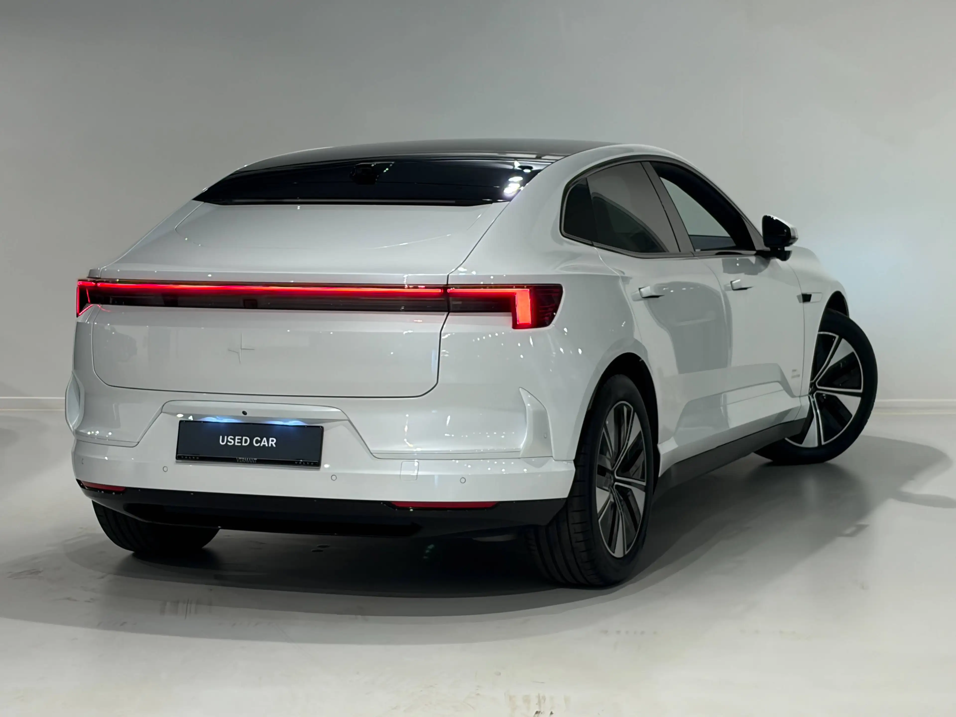 Polestar 4 Polestar 4 LRSM + PILOT + PLUS PACK — photo 2