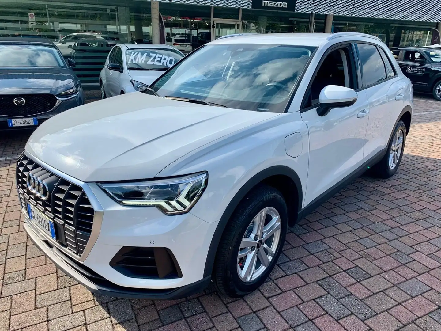 Audi Q3 1.4 Plug-in Hybrid Business Plus s-tronic Wit - 1