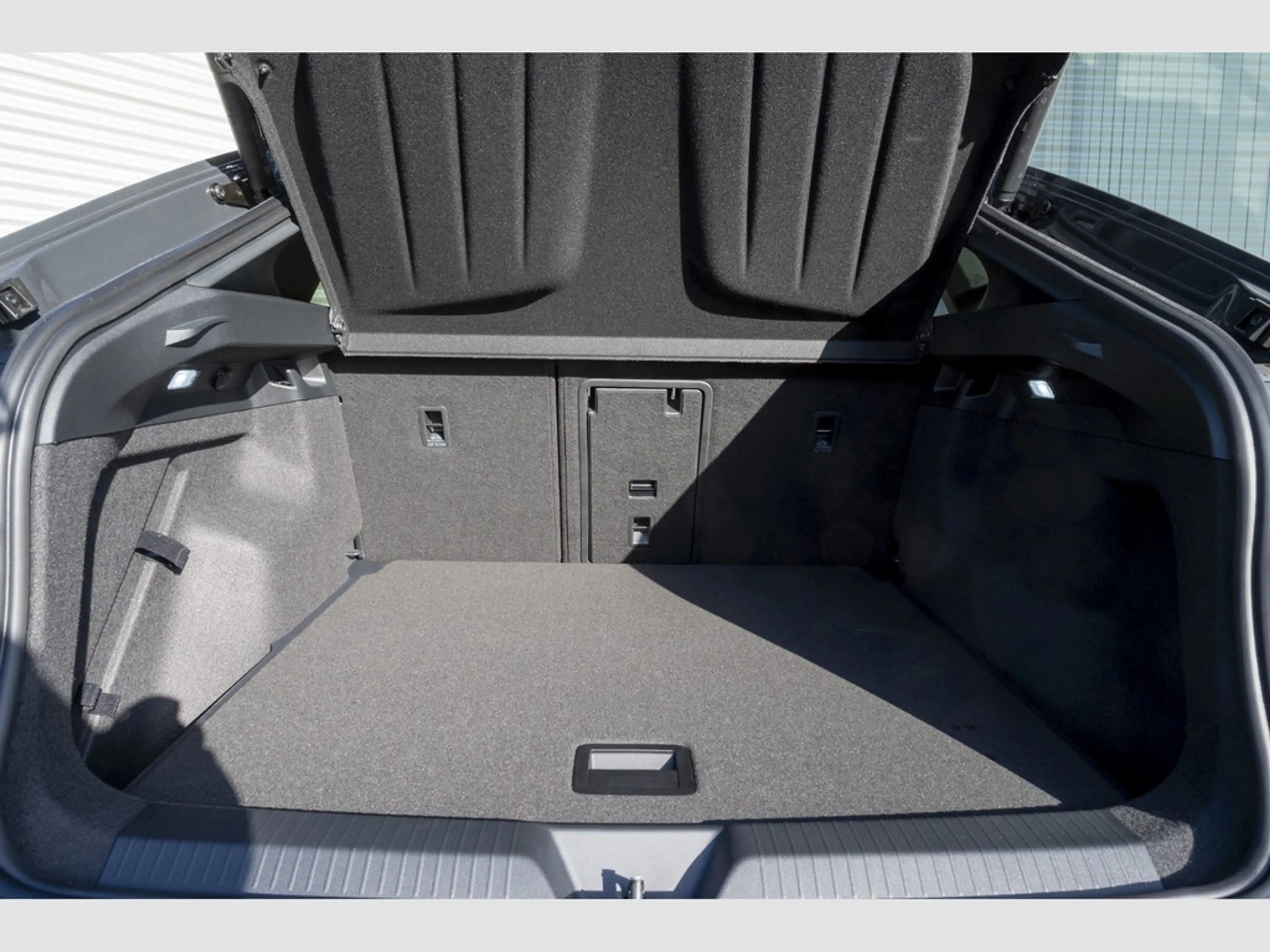 CUPRA Tavascan Endurance 210 kW 77Kwh 210 kW Endurance — photo 7