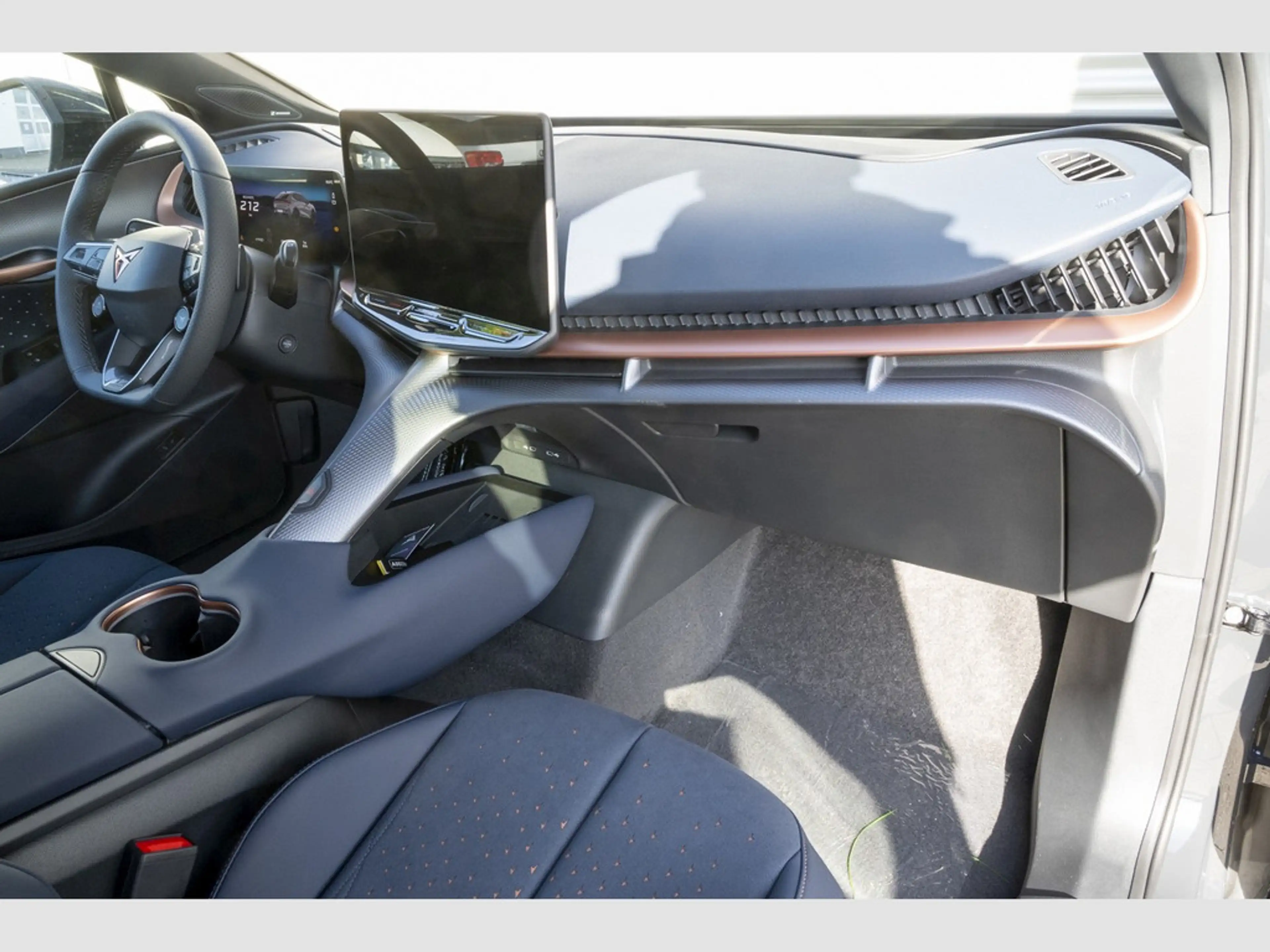 CUPRA Tavascan Endurance 210 kW 77Kwh 210 kW Endurance — photo 9