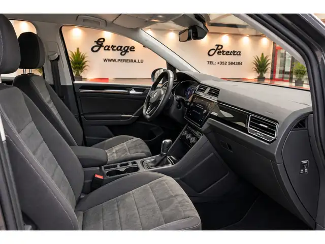 Volkswagen Touran view 6
