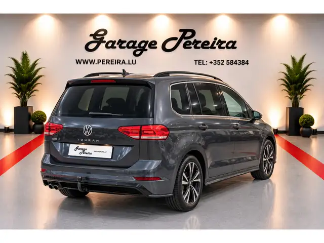 Volkswagen Touran view 3