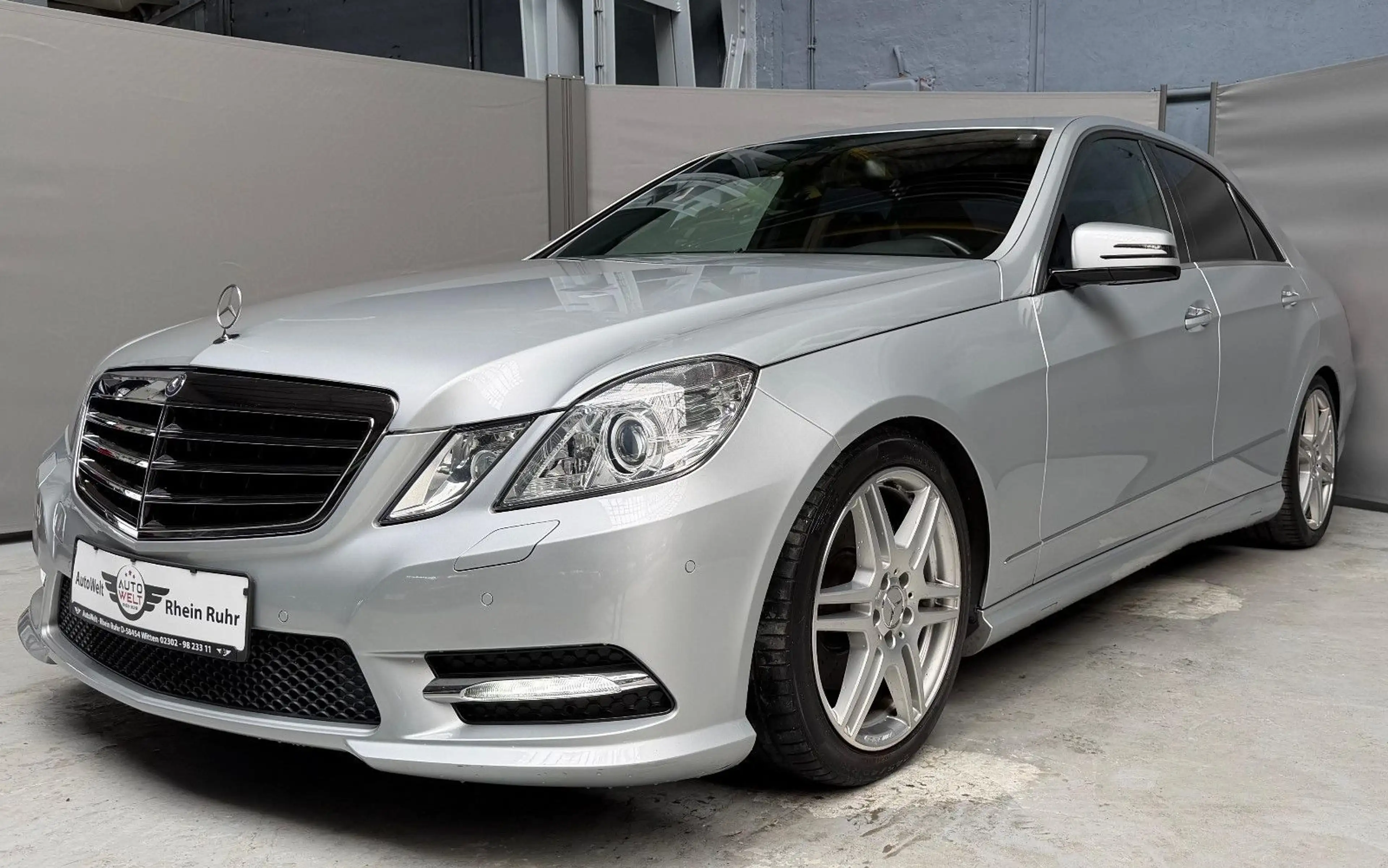 Mercedes-Benz E 350 AMG KEYLESS-GO SSD Xenon Leder Avantgarde