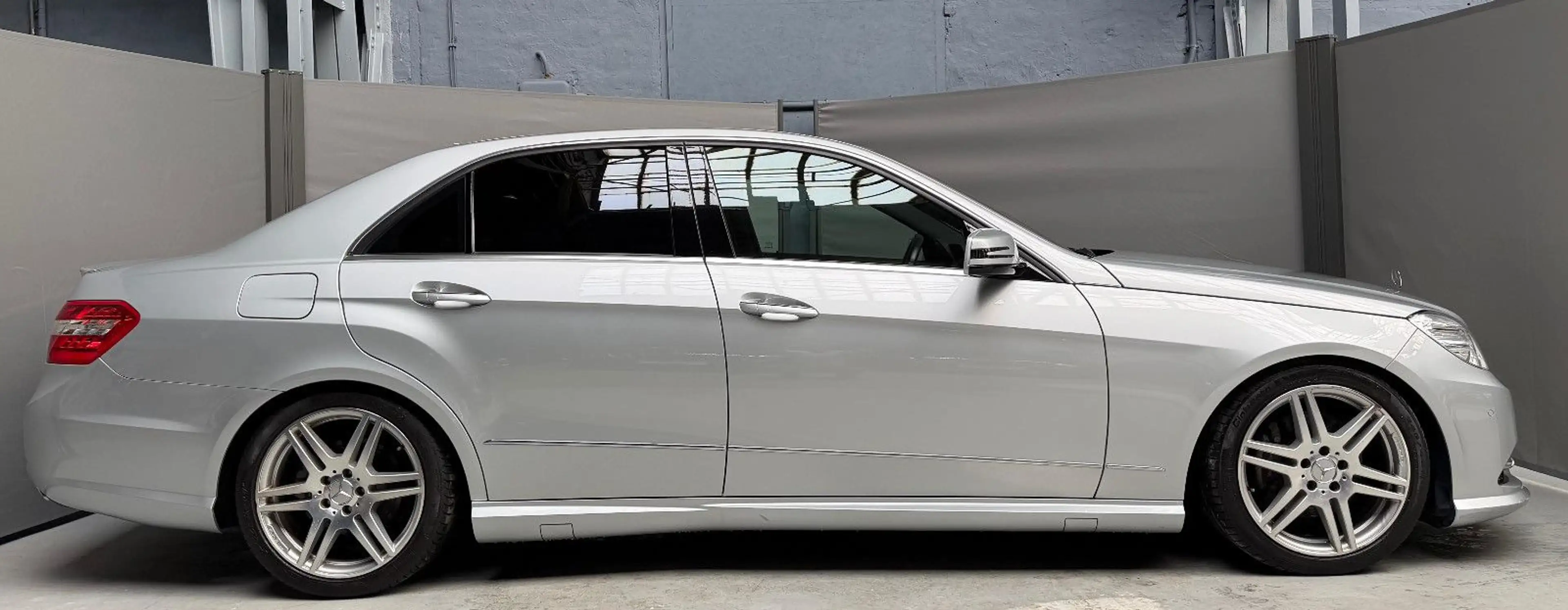 Mercedes-Benz E 350 AMG KEYLESS-GO SSD Xenon Leder Avantgarde — photo 7