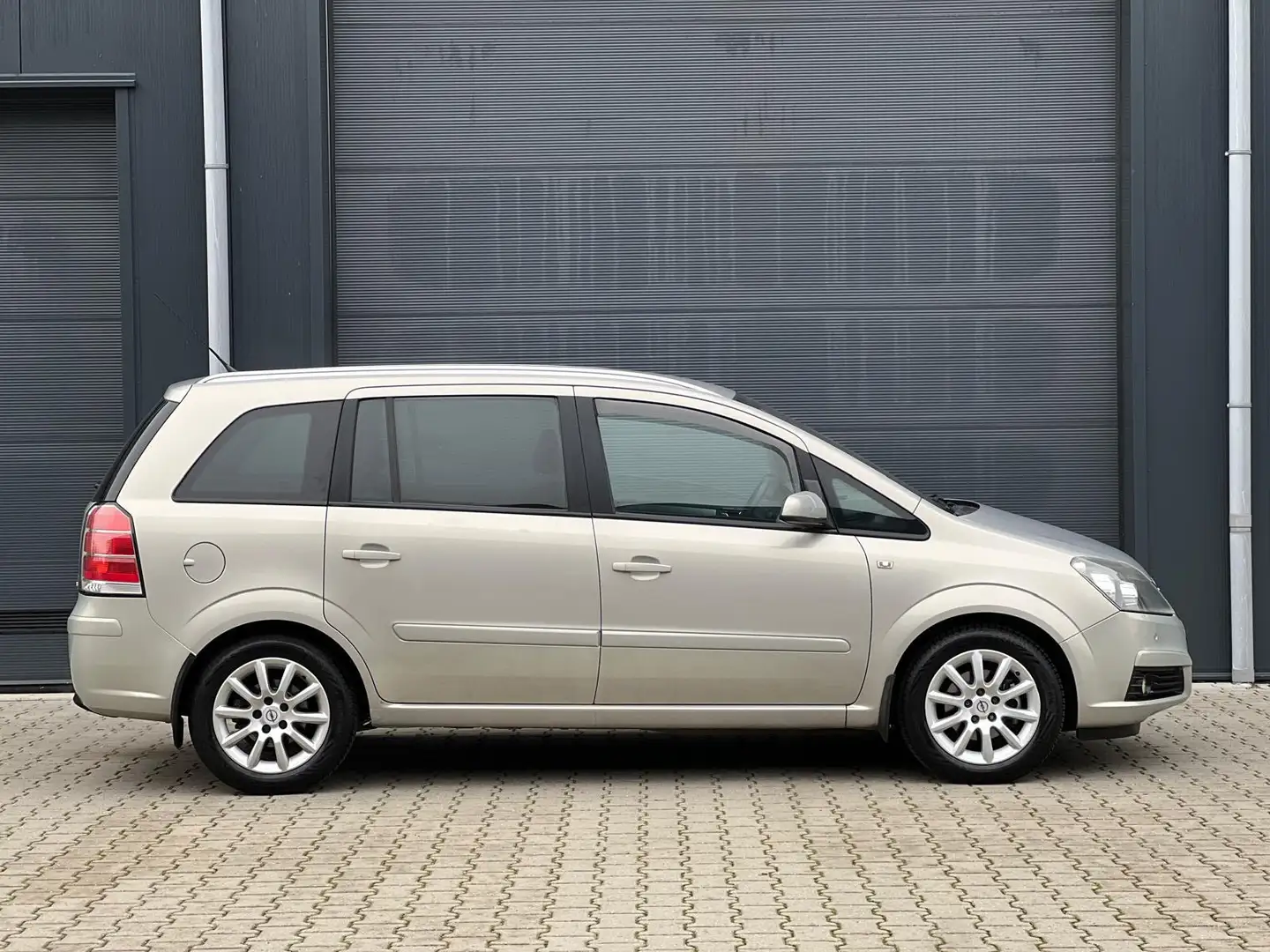 Opel Zafira 1.8 Temptation|Automaat|7Pers|1e Eig Gris - 2