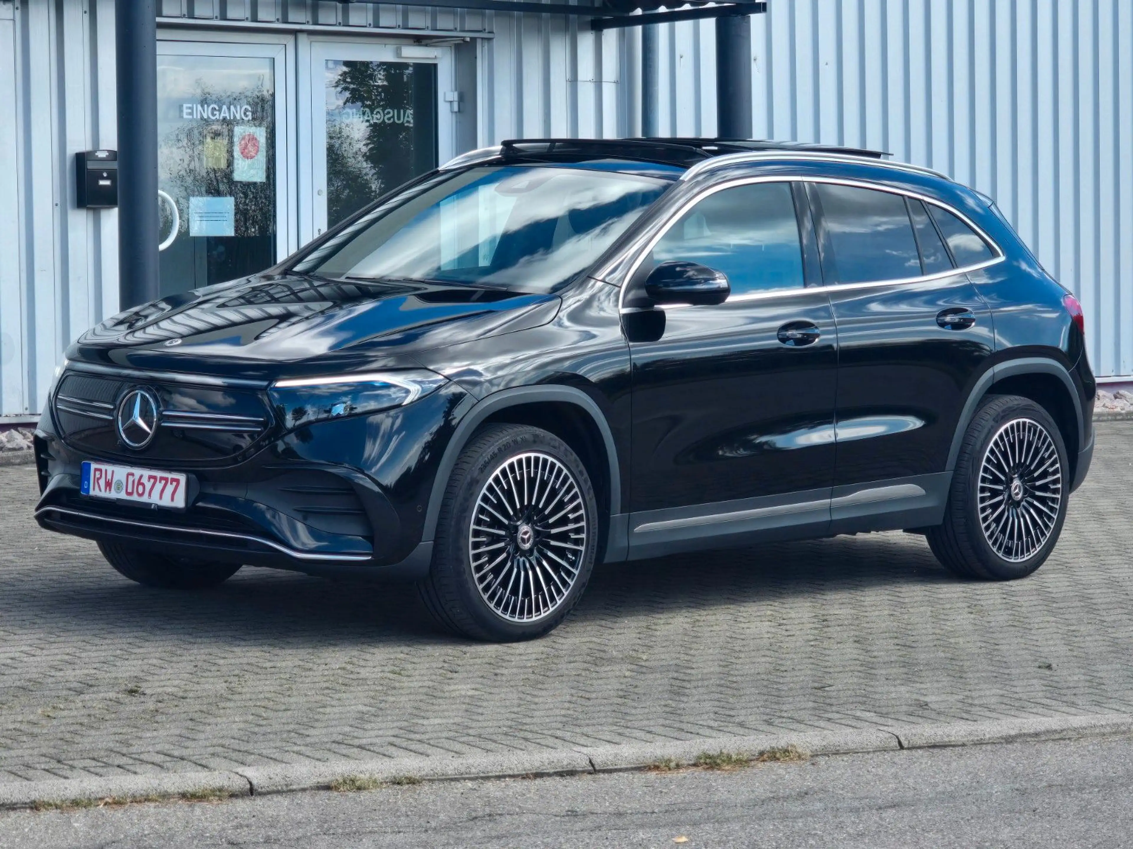 Mercedes-Benz EQA 250/AMG LINE/PANO/AMBIENTE/20 ZOLL/KAMERA