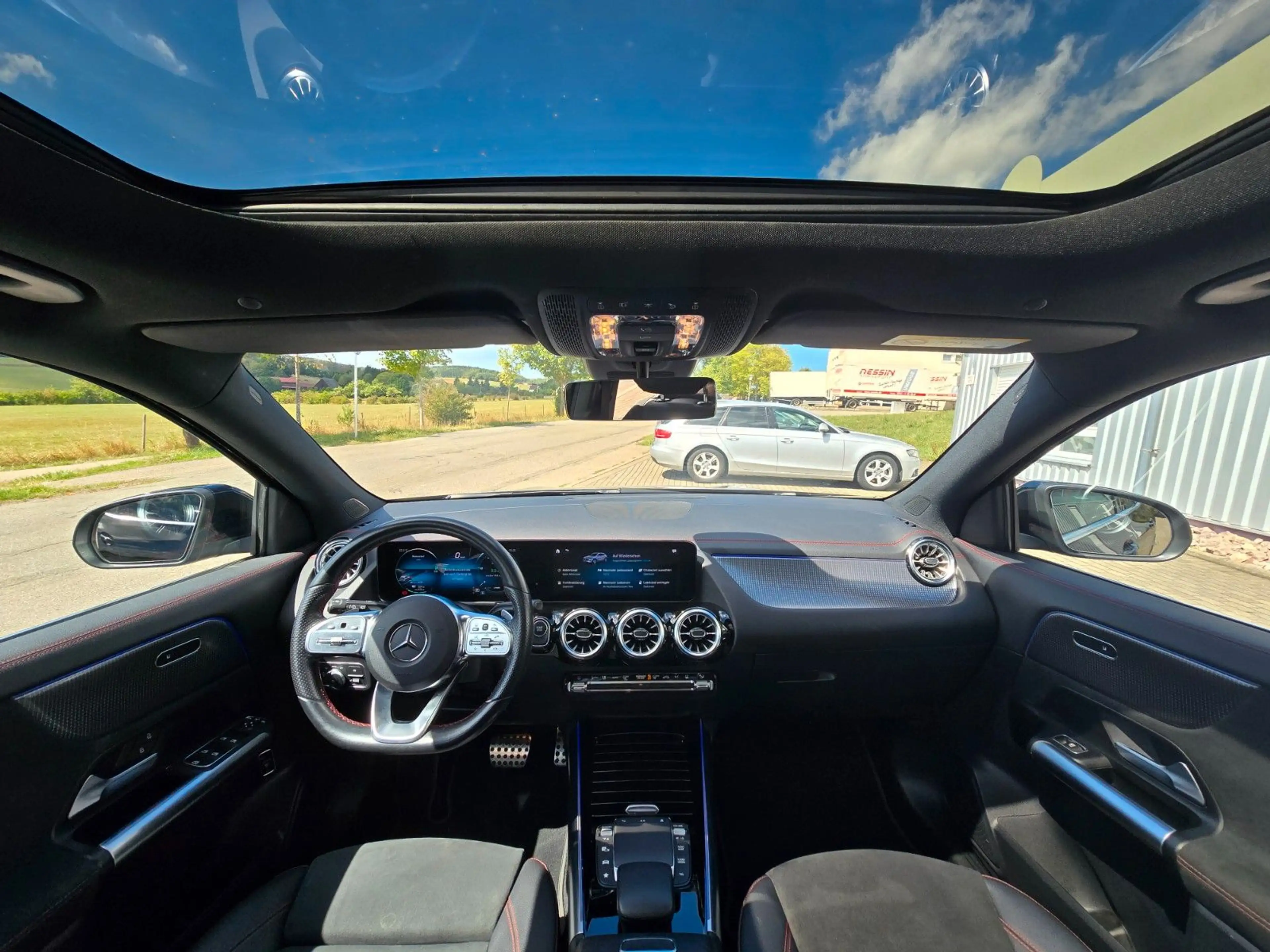 Mercedes-Benz EQA 250/AMG LINE/PANO/AMBIENTE/20 ZOLL/KAMERA — photo 10