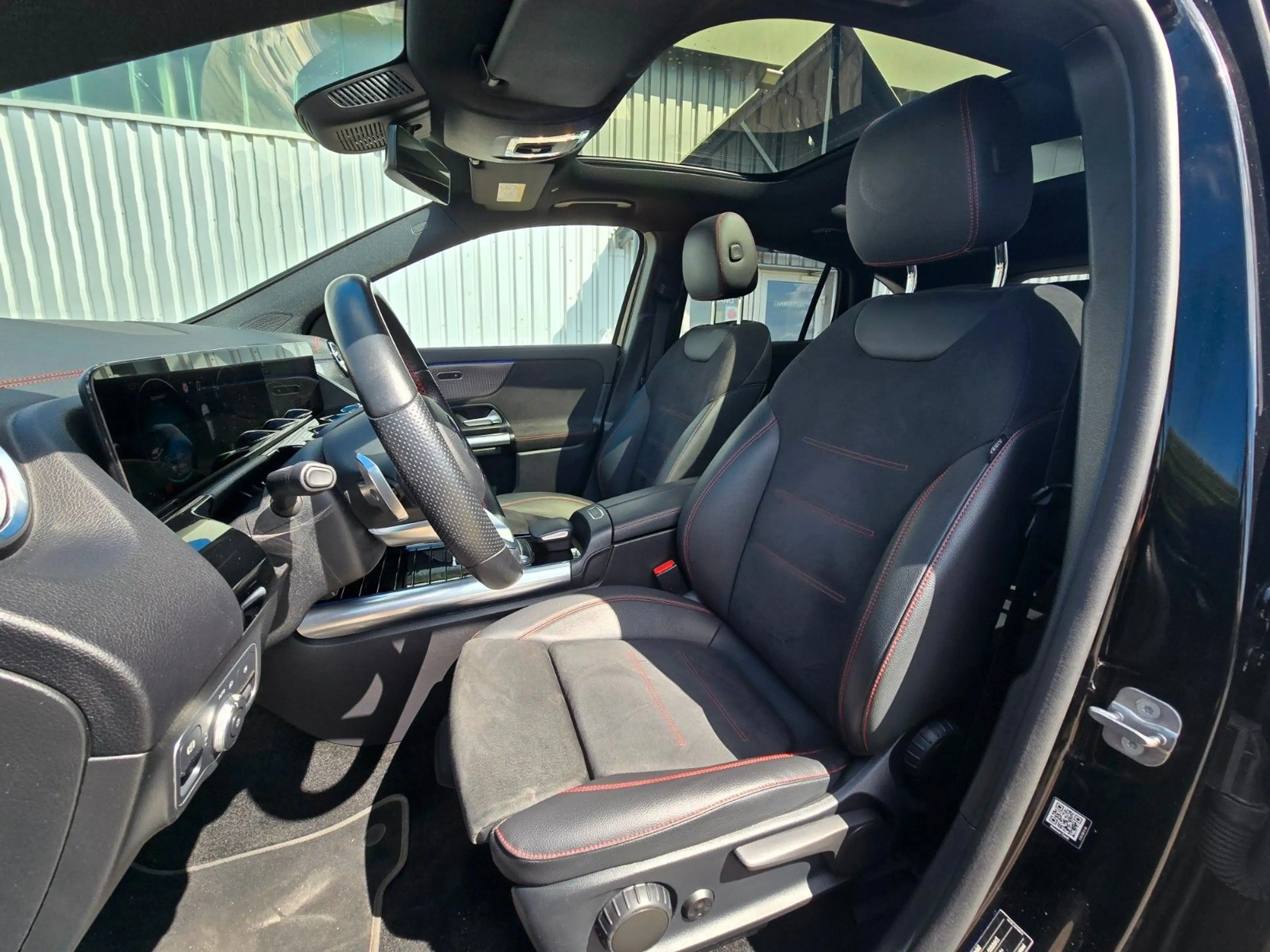 Mercedes-Benz EQA 250/AMG LINE/PANO/AMBIENTE/20 ZOLL/KAMERA — photo 7