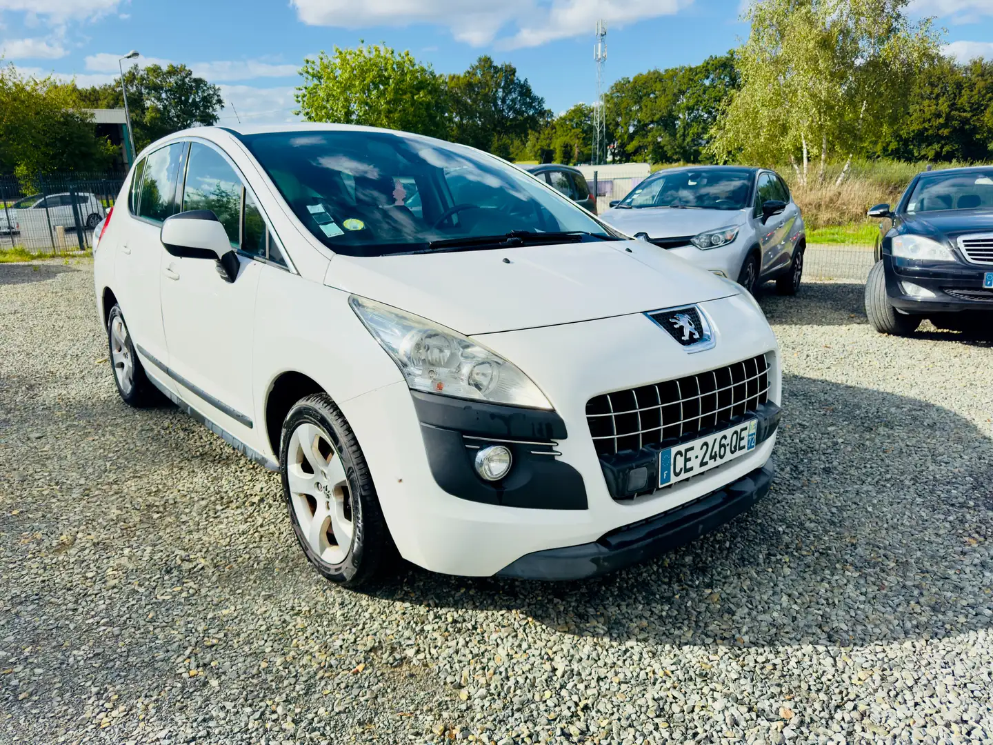 Peugeot 3008 1.6 e-HDi 112ch FAP BMP6 BLUE LION Business Pack Blanc - 1