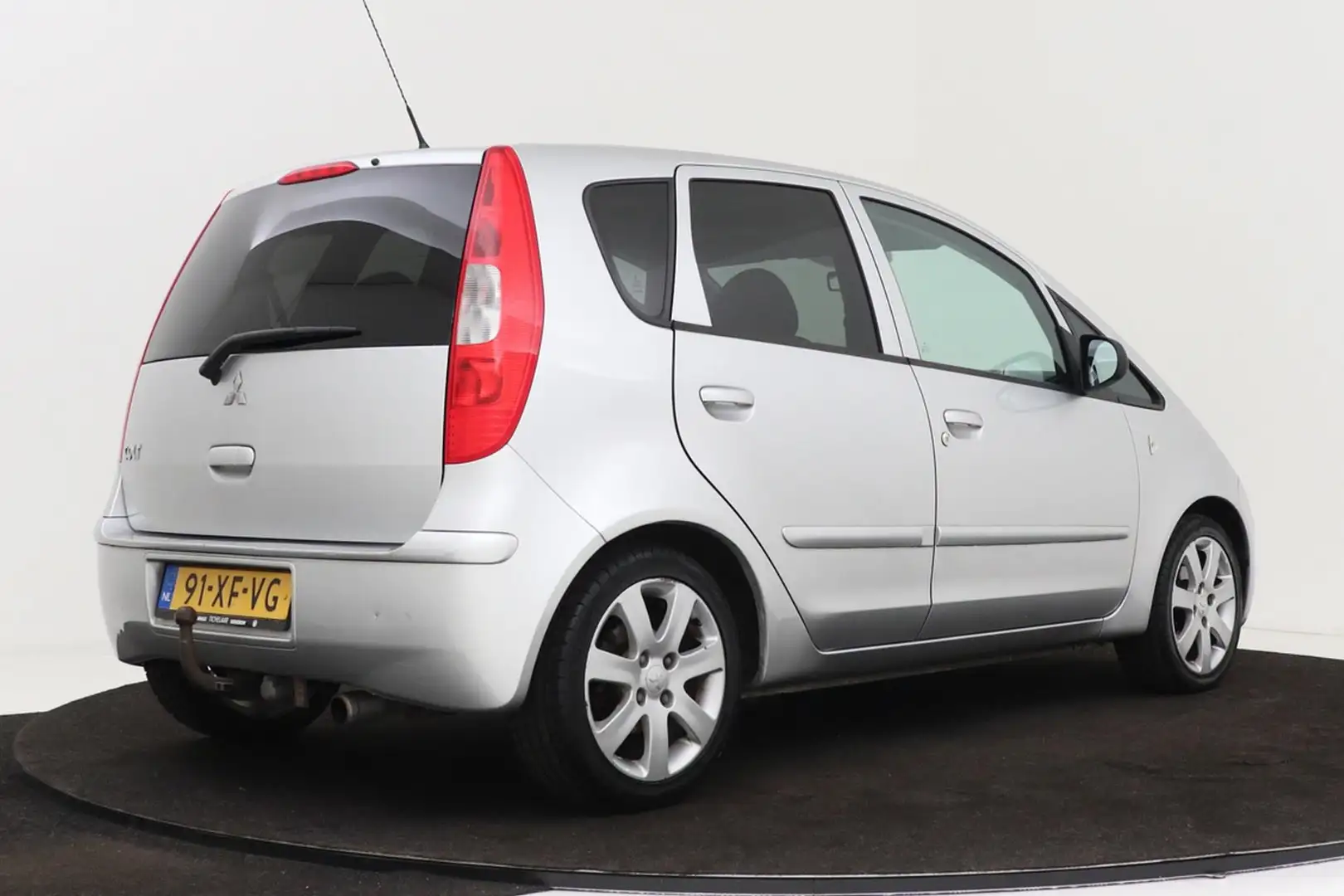 Mitsubishi Colt 1.5 d'Azur | INRUILKOOPJE | Nieuwe APK | Trekhaak Grijs - 2