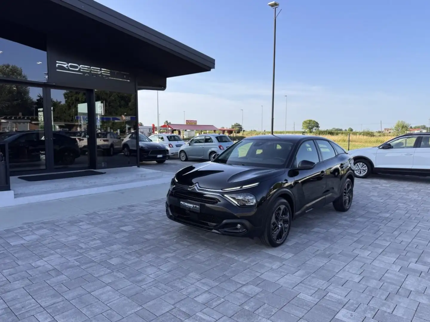 Citroen C4 BlueHDi 130 S&S EAT8 Plus ANCHE PER NEOPATENTATI Zwart - 1