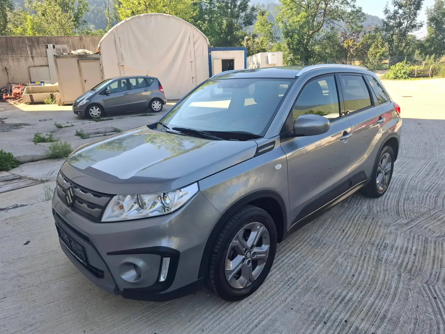 Suzuki Vitara Vitara 1,6 DDiS 4WD GL Shine Shine Grau - 1