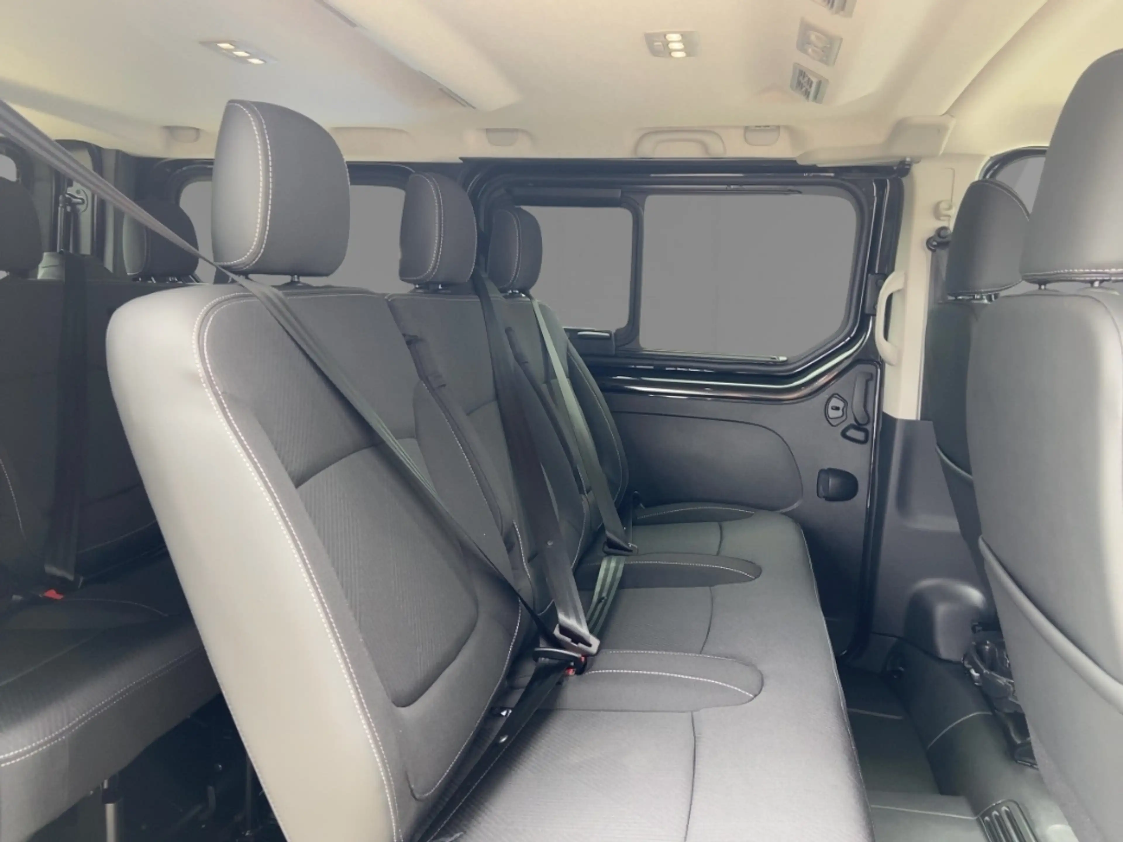 Nissan Primastar Kombi8 TEKNA 9G-Autom.170PS Winter/Design/HK/L1H1 — photo 11