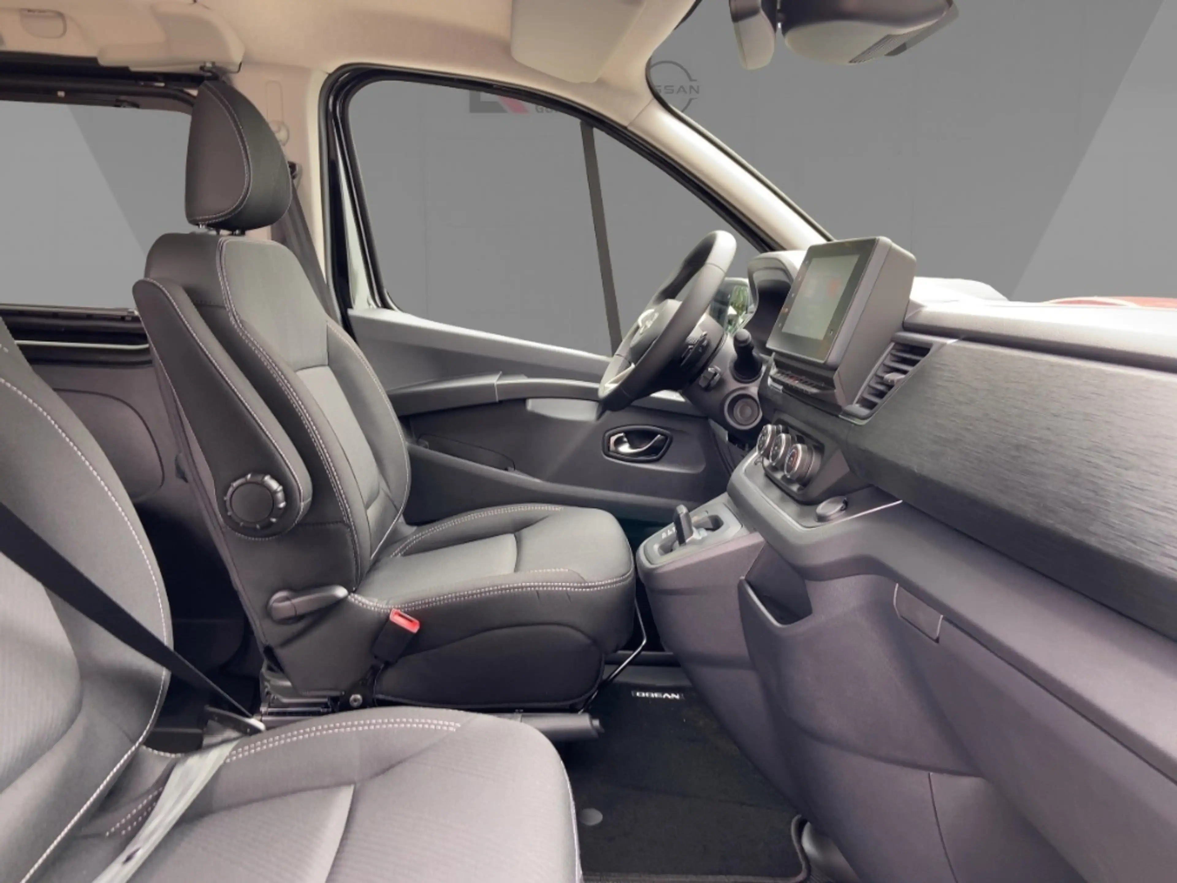 Nissan Primastar Kombi8 TEKNA 9G-Autom.170PS Winter/Design/HK/L1H1 — photo 10