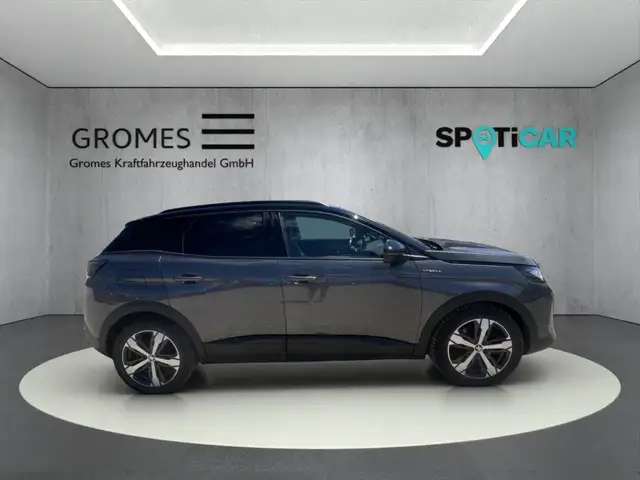 Peugeot 3008 view 2
