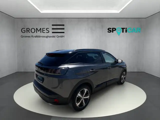 Peugeot 3008 view 3