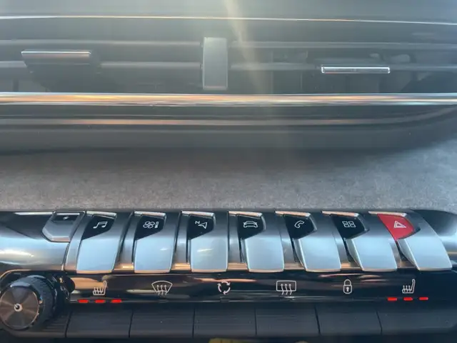 Peugeot 3008 view 18