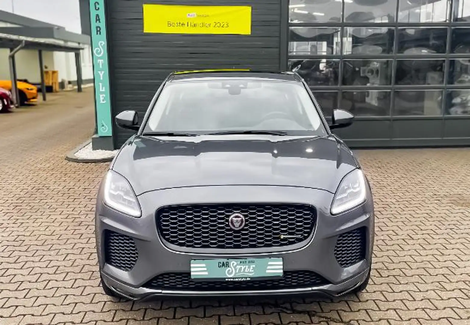 Jaguar E-Pace D240 R-Dynamic PANO SHZ NAVI RFK LED MERIDIAN Grau - 2