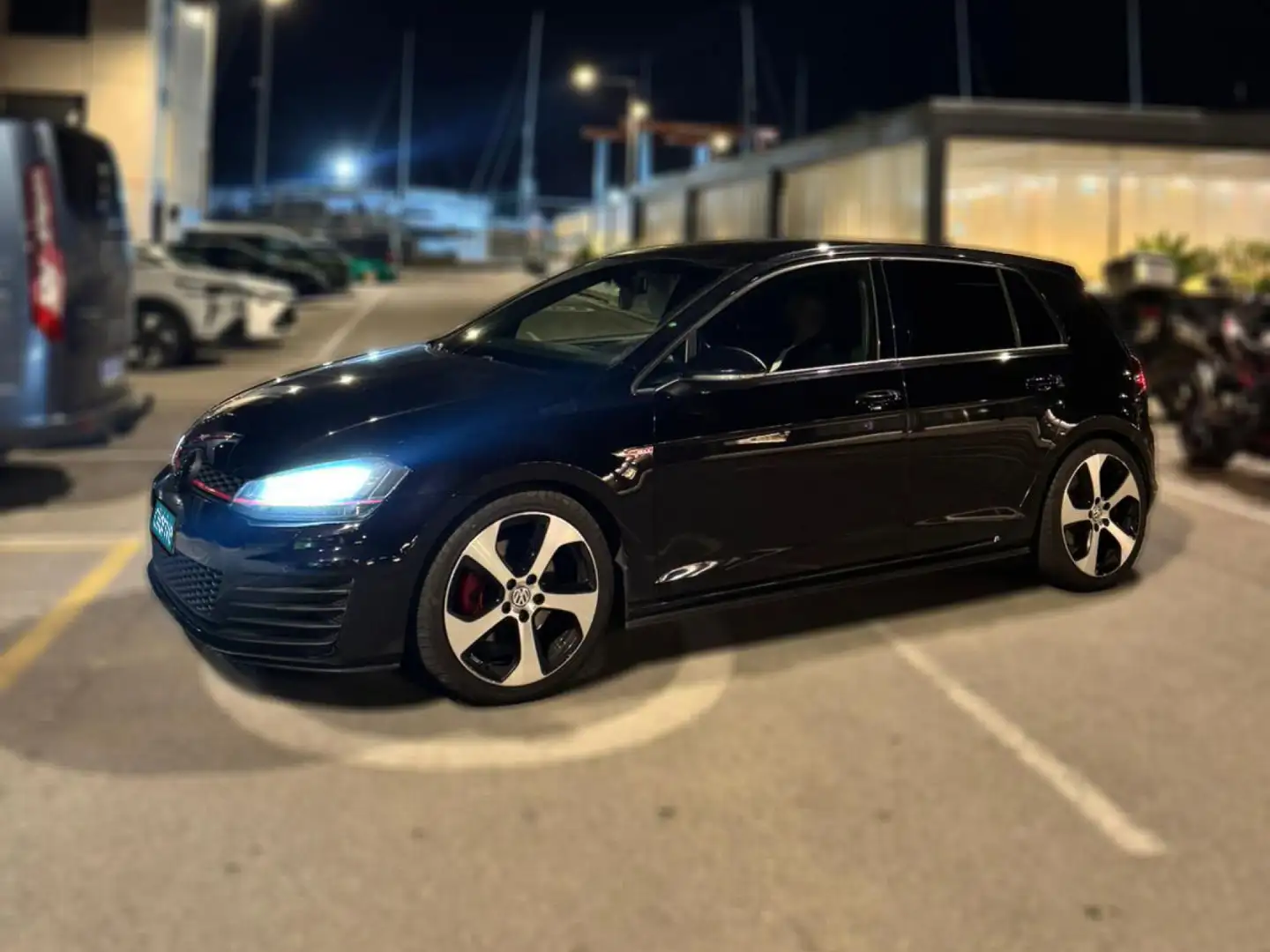 Volkswagen Golf GTI 2.0 TSI DSG 220 Negro - 2