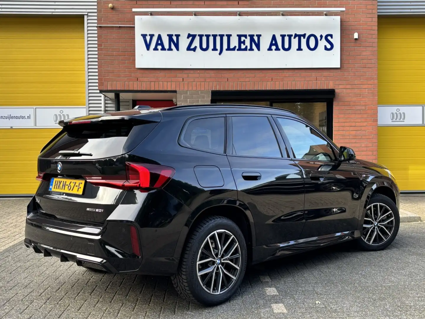 BMW X1 sDrive20i M-Sport Panorama Trekhaak Camera 18'' LE Noir - 2