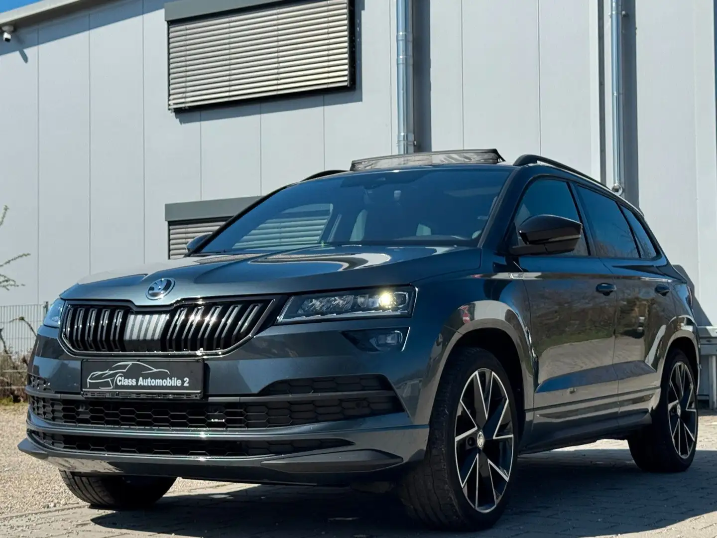 Skoda Karoq Sportline 4x4 Perfositze/Panoramadach/Navi Gris - 2